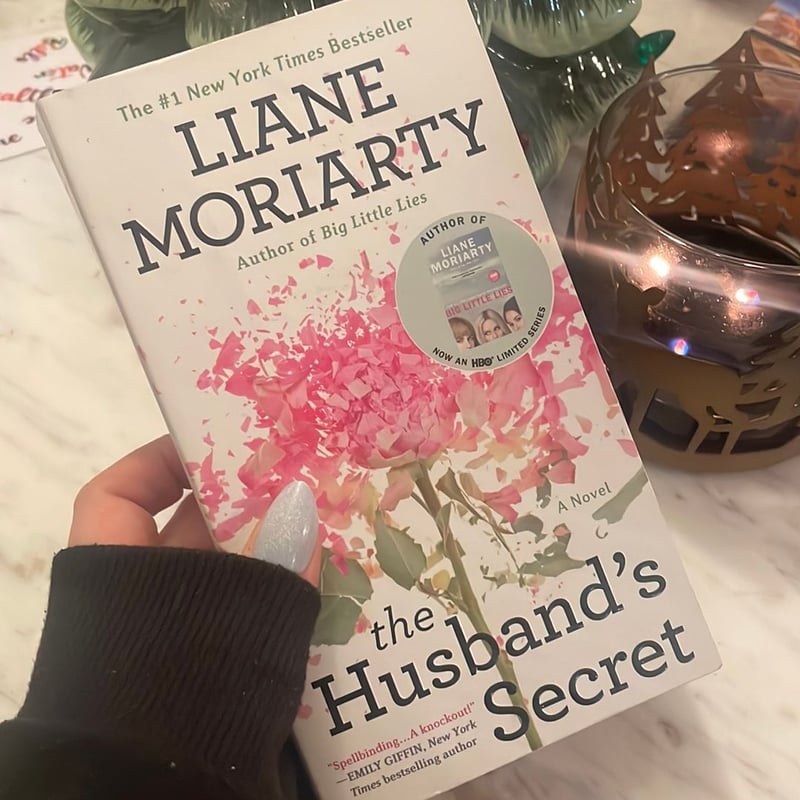 The Husband's Secret by Liane Moriarty, Paperback Pangobooks