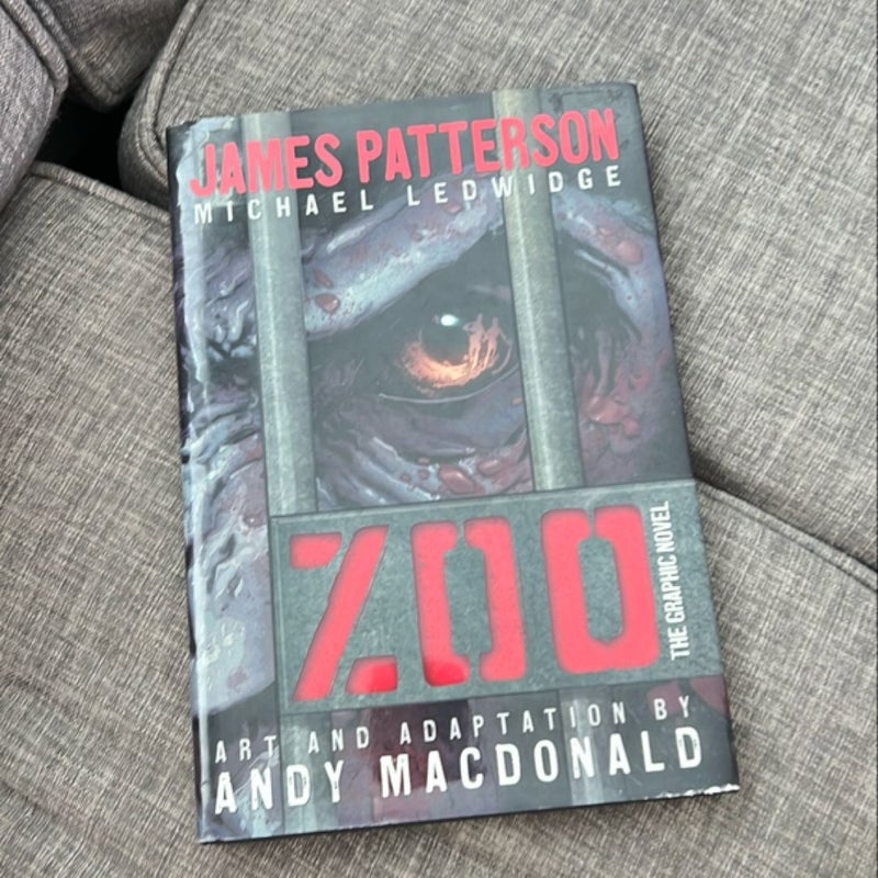 Zoo the Graphic Novel by James Patterson, Michael Ledwidge, Andy