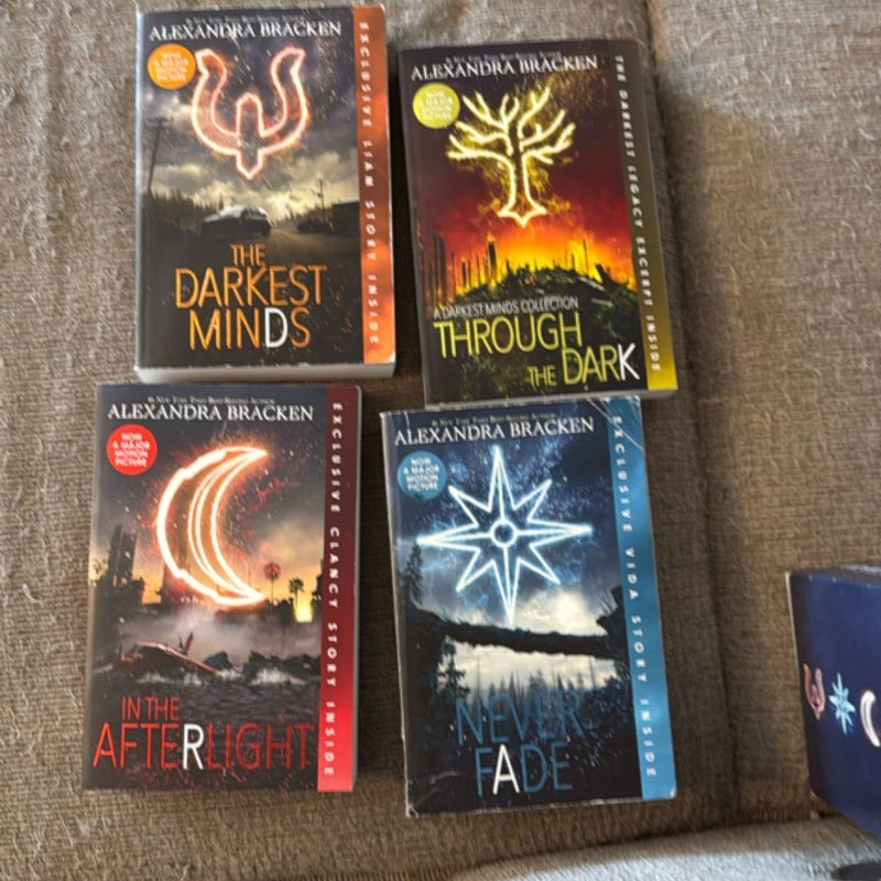Darkest minds series with bonus content 