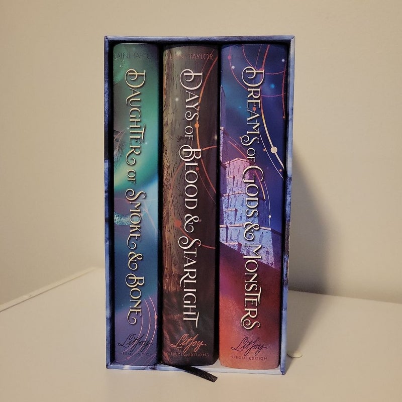 Daughter of Smoke & Bone Book Box Set