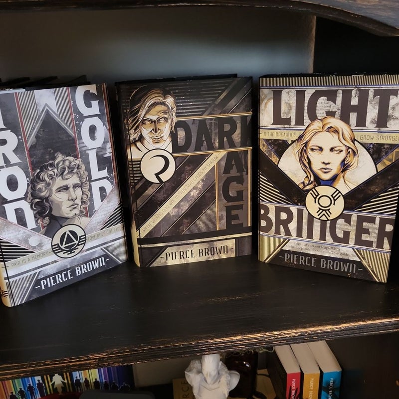 Red Rising 1-6 bundle with art prints!