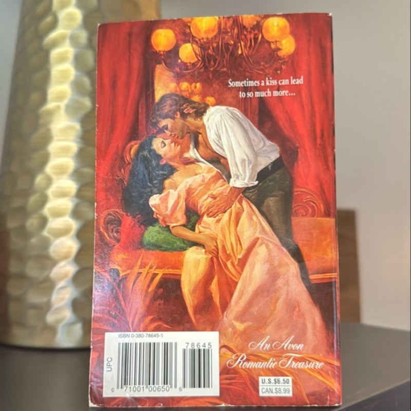 Sleeping Beauty - Avon Romantic Treasure Clinch Cover, Vintage