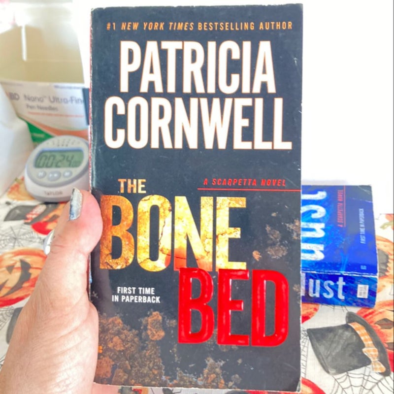 Patricia Cornwell paperback bundle of three