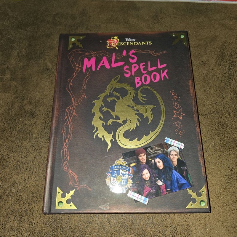 Descendants: Mal's Spell Book