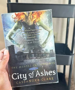 City of Ashes *exlibrary*