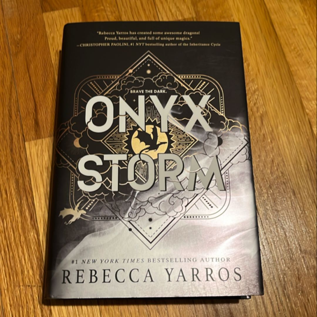 Onyx Storm (Standard Edition)