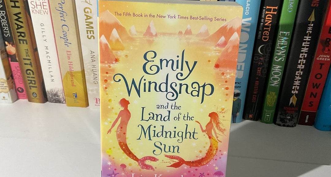 Emily Windsnap: Emily Windsnap and the Land of the Midnight Sun (Series #5)  (Paperback) 