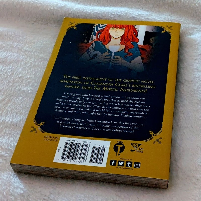The Mortal Instruments: the Graphic Novel, Vol. 1