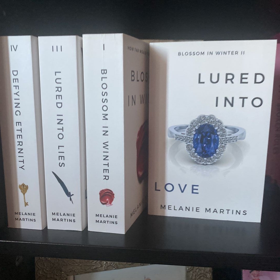 Lured into Love by Melanie Martins, Paperback | Pangobooks