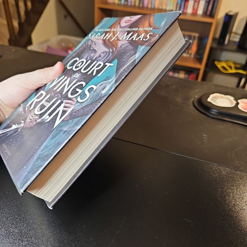 A Court of Wings and Ruin