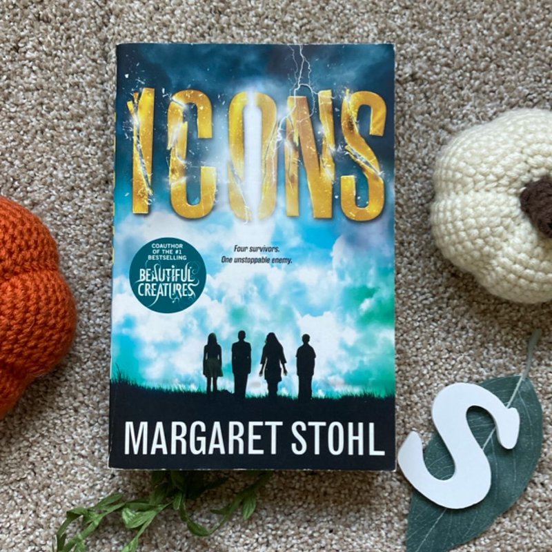 Icons by Margaret Stohl, Paperback | Pangobooks