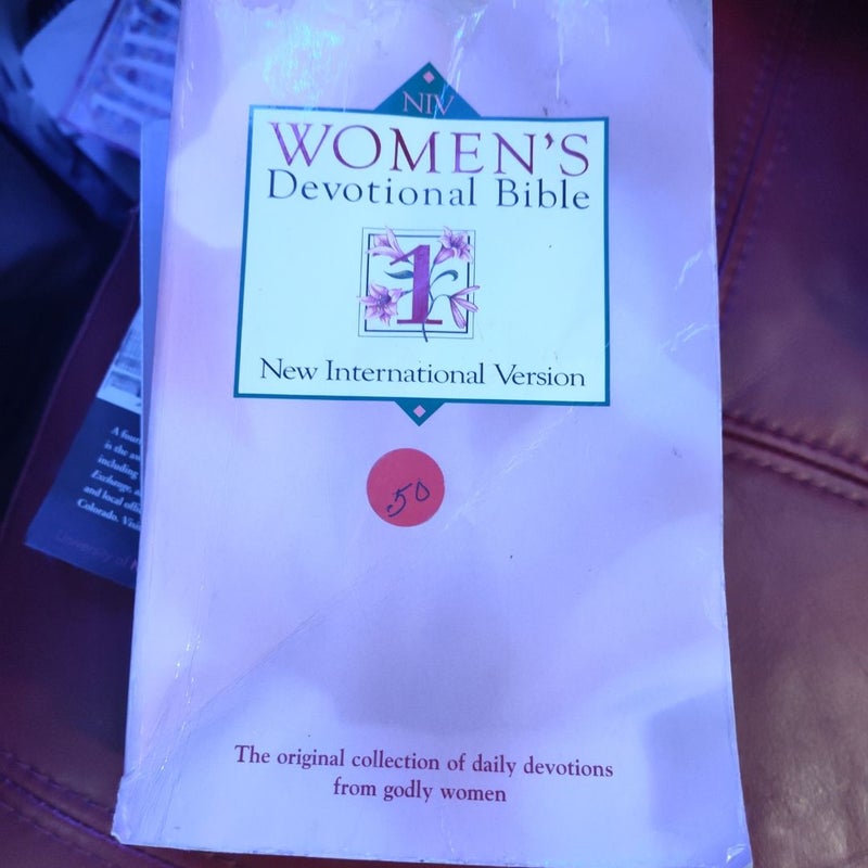 NIV Womens Devotional Bible