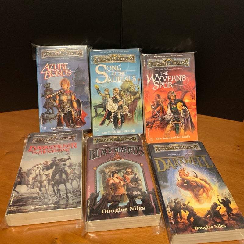 Vintage Forgotten Realms: Complete Finder’s Stone & Moonshae Trilogy Set: Azure Bonds, The Wyvern’s Spur, Song of the Saurials, Darkwalker on Moonshae, Black Wizards, Darkwell