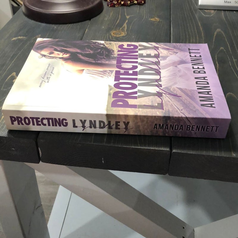 Protecting Lyndley (U. S. Marshal Series #1)