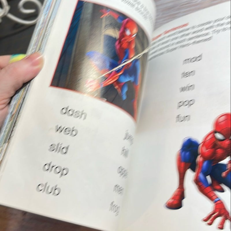 Spider-Man Amazing Phonics Collection: Short Vowels (Disney Learning Bind-Up)