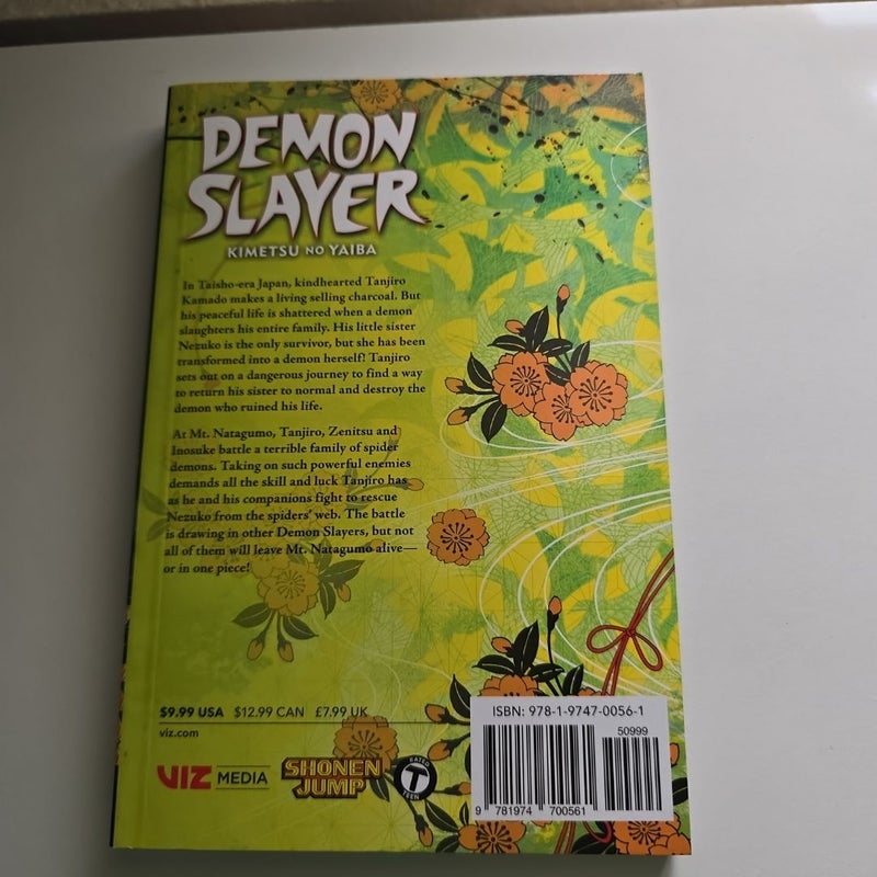 Demon Slayer: Kimetsu No Yaiba, Vol. 1-6 bundle 