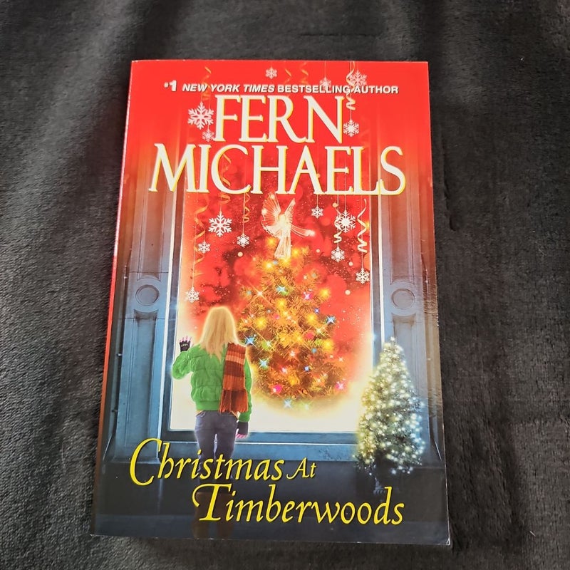 Christmas at Timberwoods : Large Print