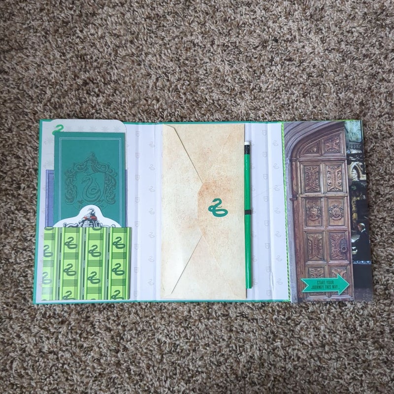 Harry Potter: Slytherin Magic - Artifacts from the Wizarding World
