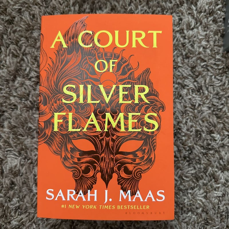 A Court of Thorns and Roses Paperback Box Set (5 Books)