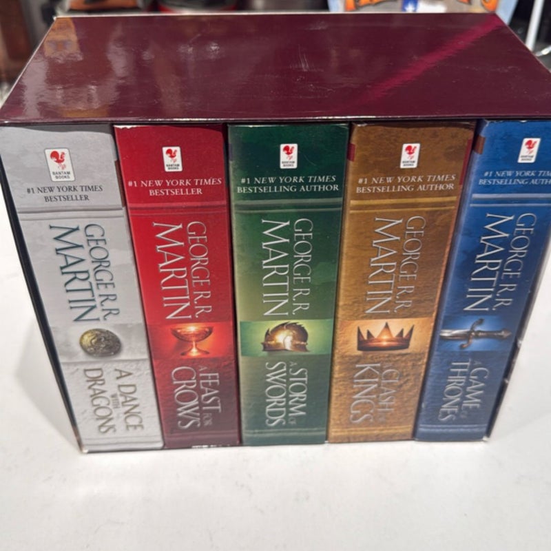 George R. R. Martin's a Game of Thrones 5-Book Boxed Set (Song of Ice and Fire Series)