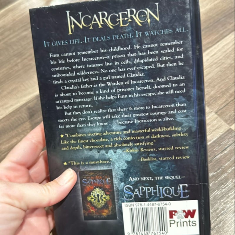 Incarceron 