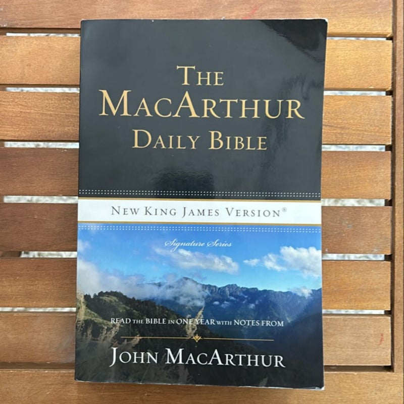 The Macarthur Daily Bible