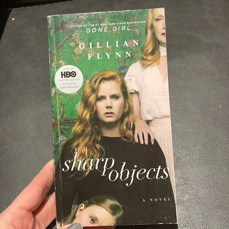 Sharp Objects (Movie Tie-In)