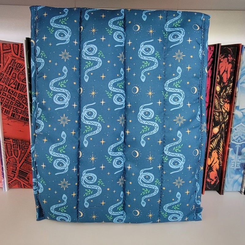 Bookish Box A Kingdom of Stars and Shadows Puffy Booksleeve 