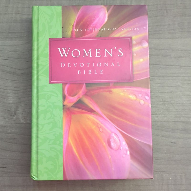 NIV Women's Devotional Bible, Compact