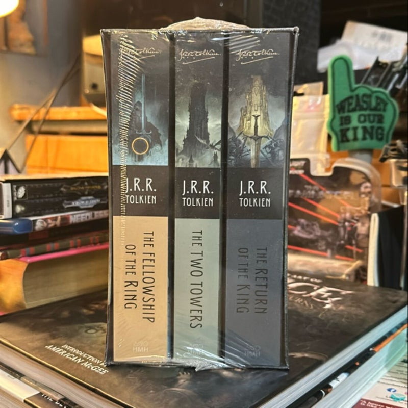 The Lord of the Rings 3-Book Paperback Box Set NIP