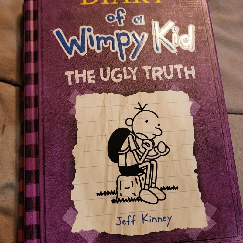 DIARY OF A WIMPY KID 5 BOOKS