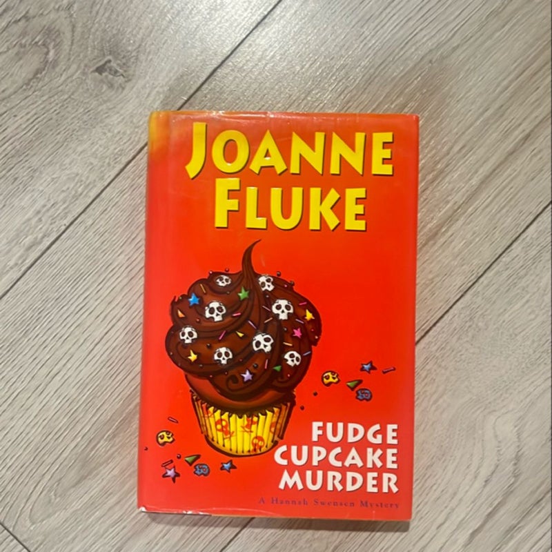 Fudge Cupcake Murder