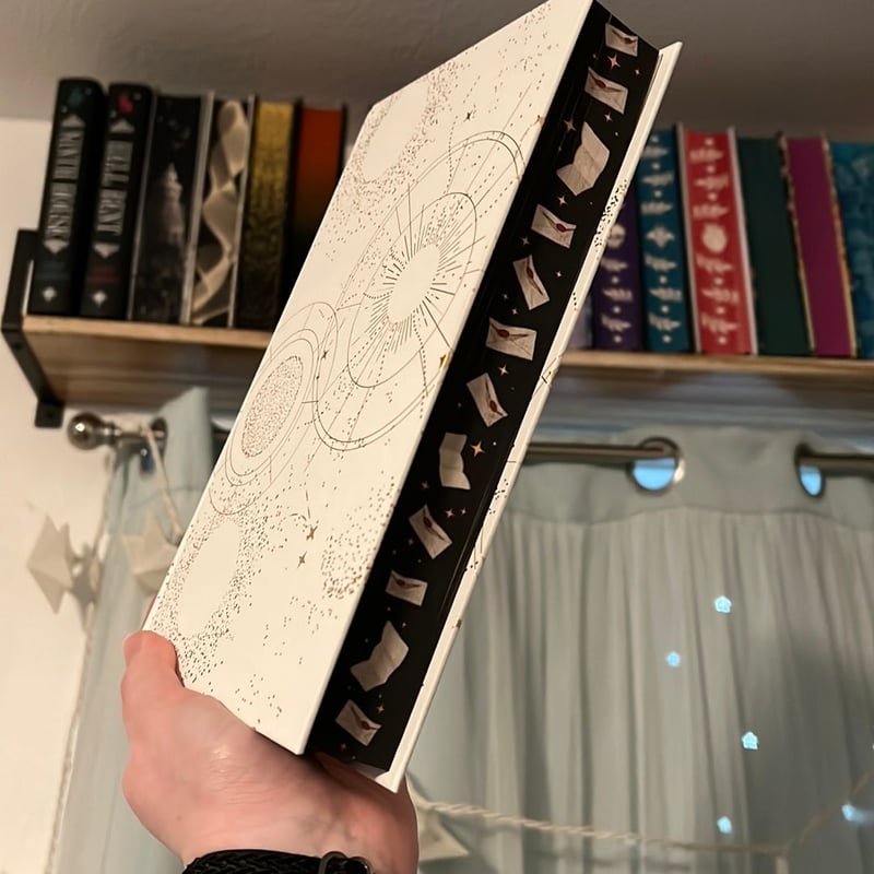 Divine Rivals Fairyloot Edition by Rebecca Ross, Hardcover | Pangobooks