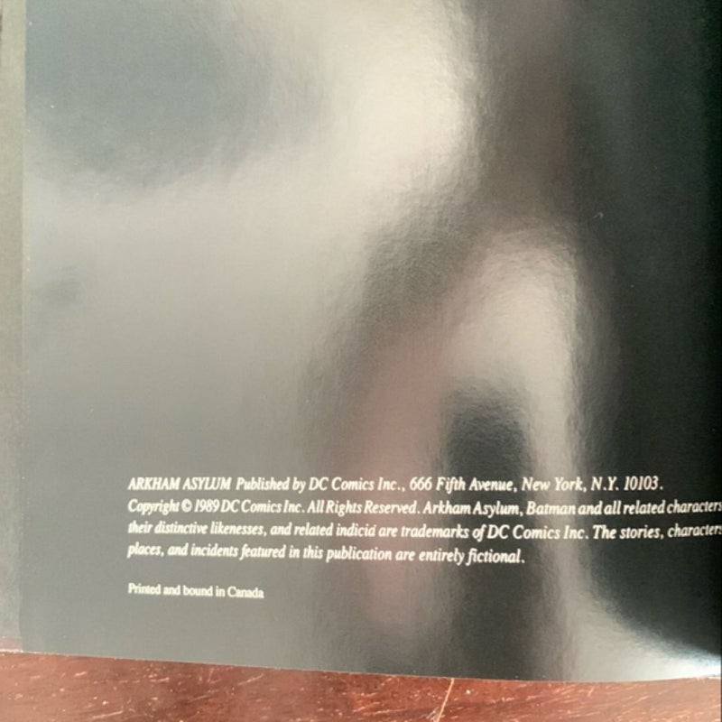 BATMAN: ARKHAM ASYLUM - Hardcover