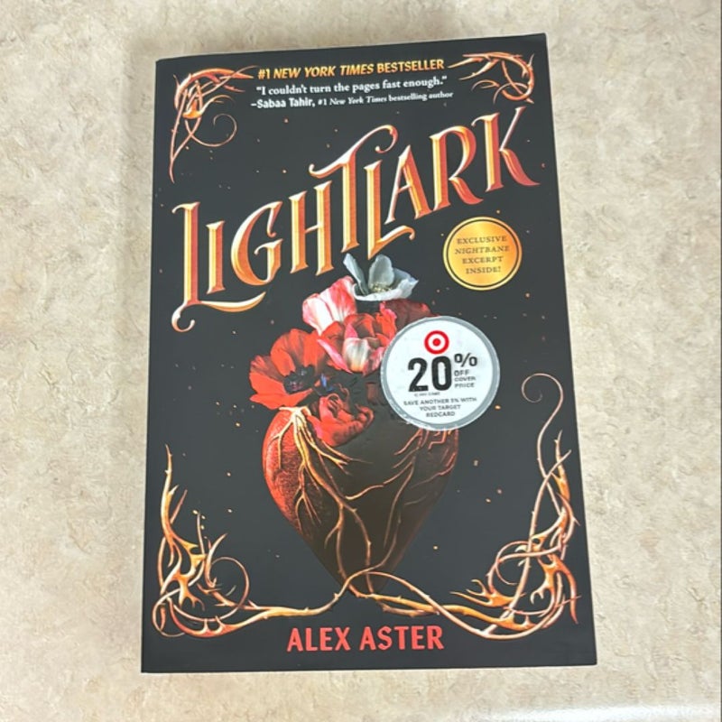 Lightlark (the Lightlark Saga Book 1)