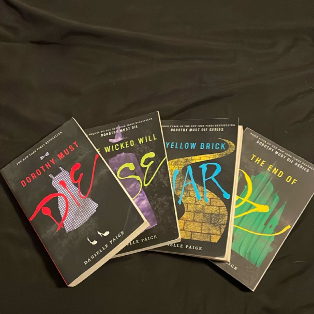 Dorothy Must Die by Danielle Paige, Paperback Pangobooks