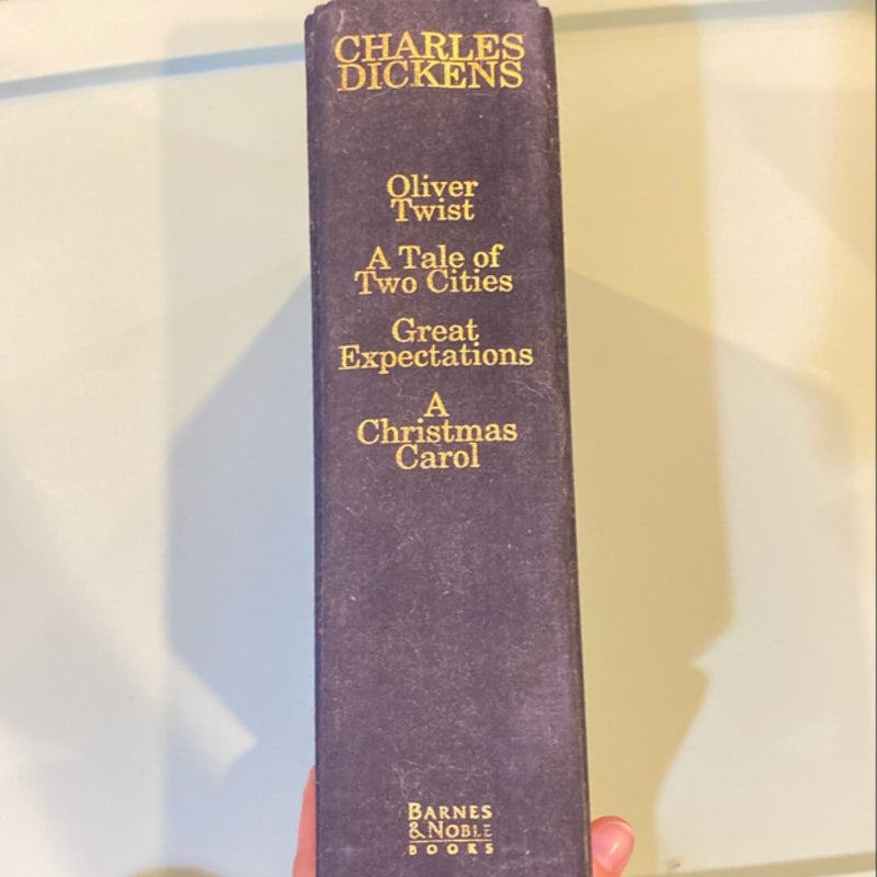 Oliver Twist ; A Tale of Two Cities ; Great Expectations ; A Christmas Carol