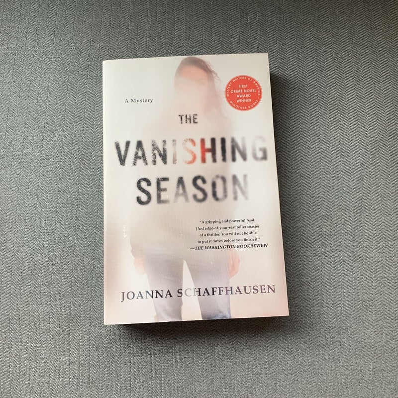 The Vanishing Season by Joanna Schaffhausen, Paperback Pangobooks
