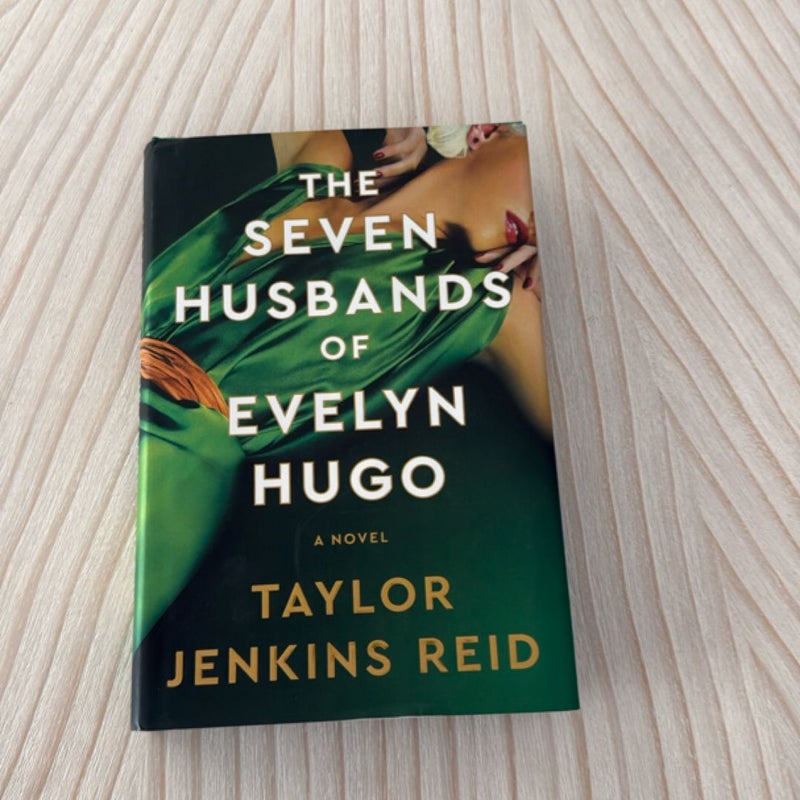 The Seven Husbands of Evelyn Hugo: Deluxe Edition Hardcover