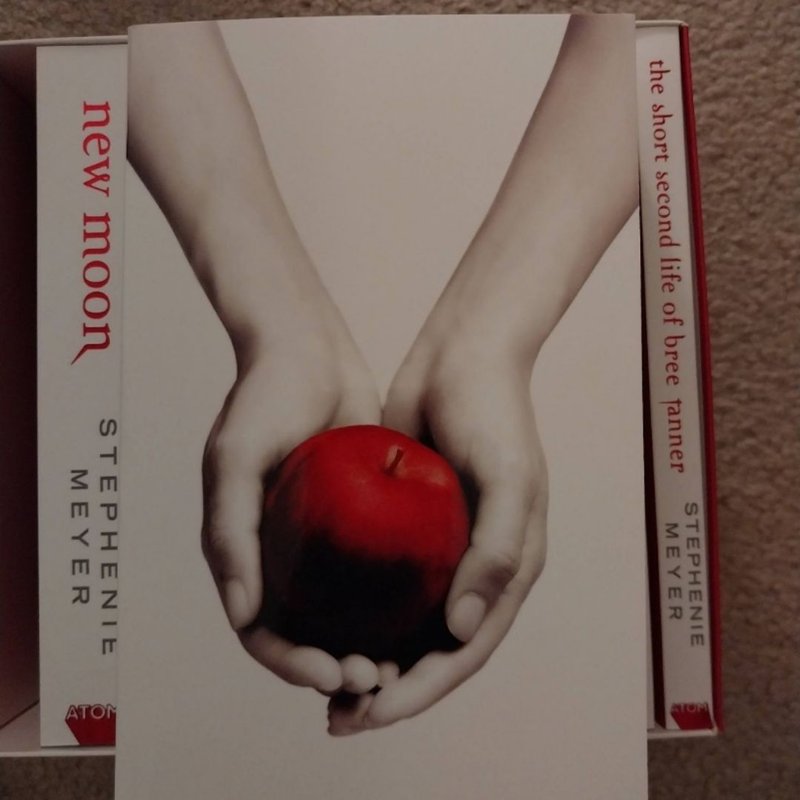 Twilight Saga 6 Book Set (White Cover) by Stephenie Meyer