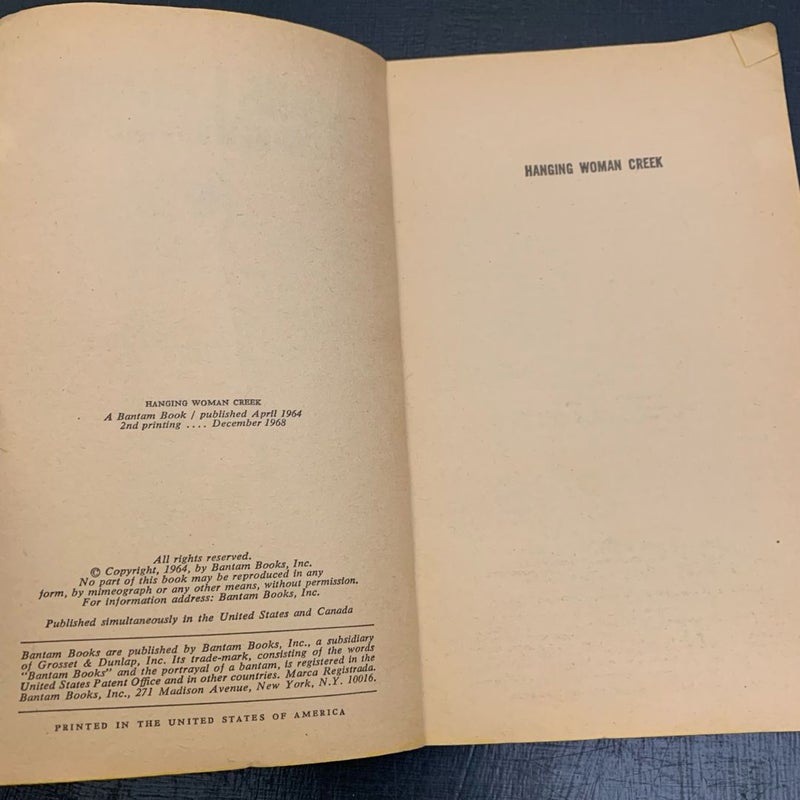 Hanging Woman Creek by Louis L’Amour, Paperback | Pangobooks