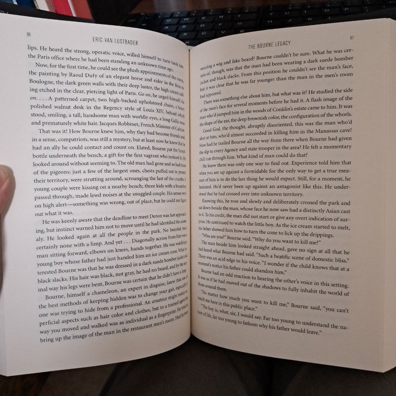 Robert Ludlum's the Bourne Legacy
