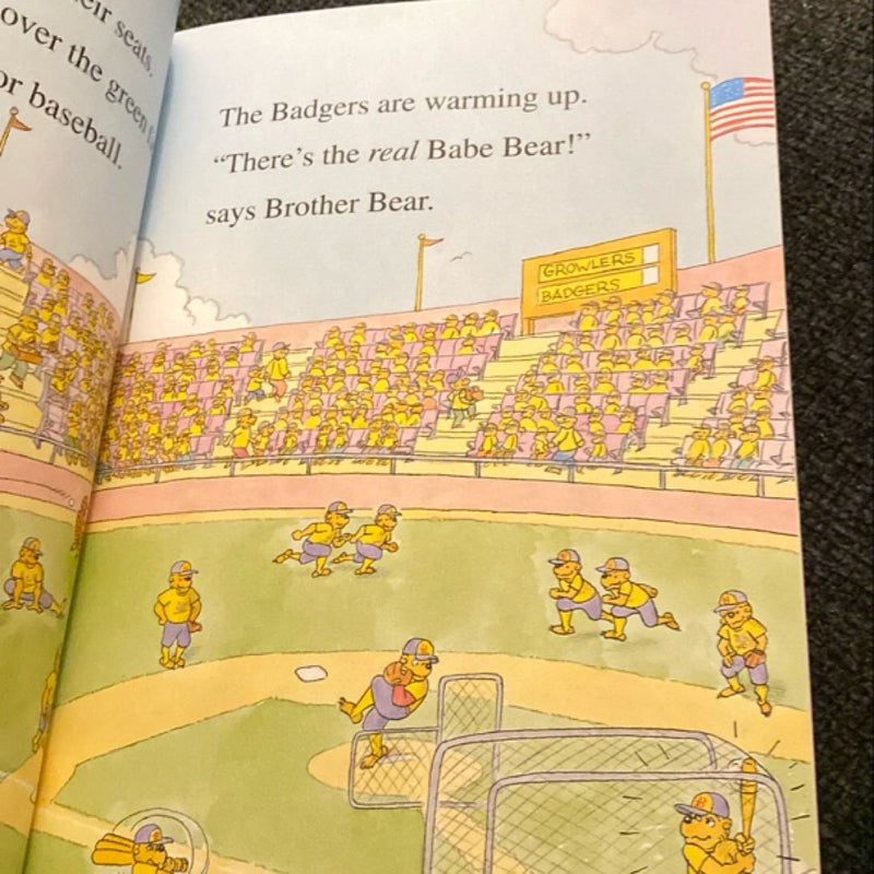 The Berenstain Bears: We Love Baseball!