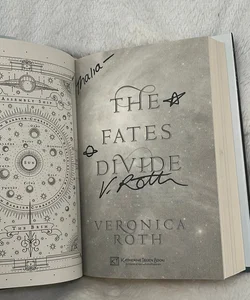 The Fates Divide ***SIGNED COPY***