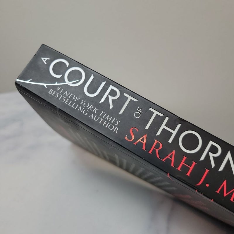 A Court of Thorns and Roses | UK Paperback Out of Print