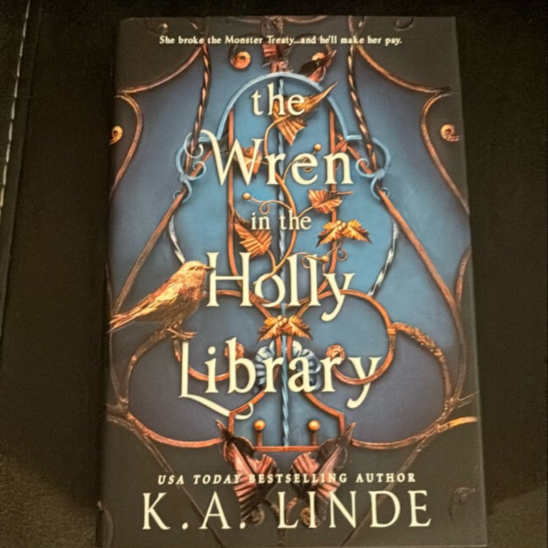 The Wren in the Holly Library (Deluxe Limited Edition)