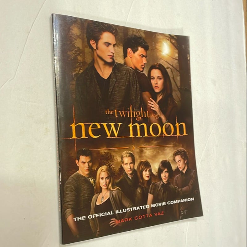 New Moon: the Official Illustrated Movie Companion  (1470)