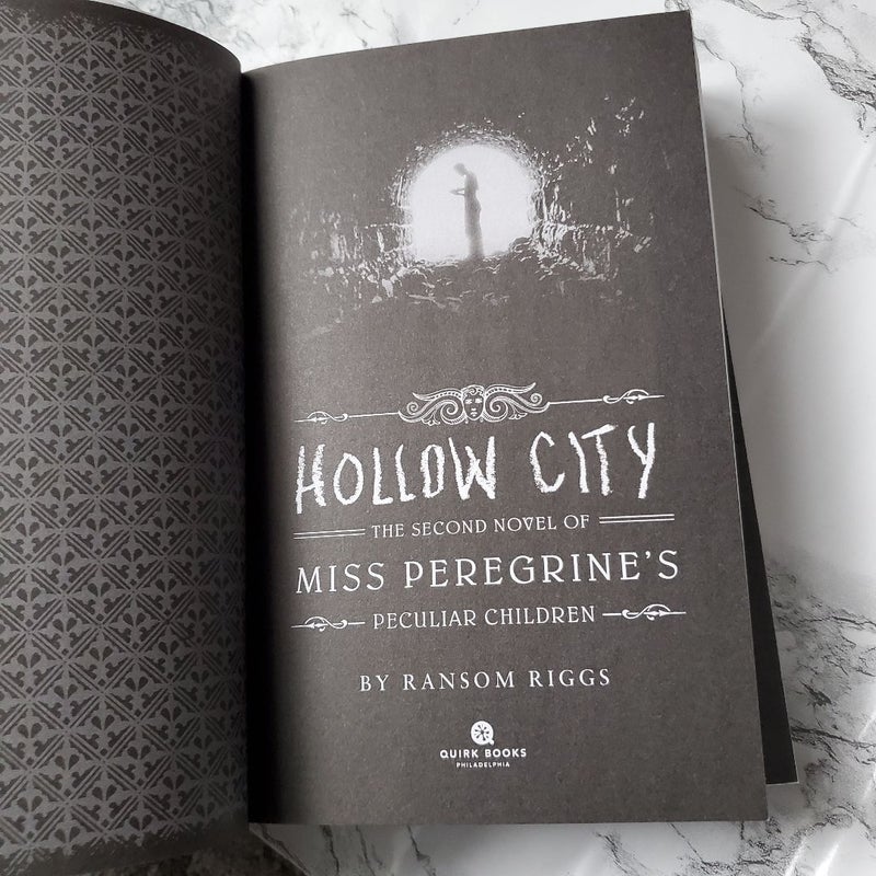 Miss Peregrine's Home for Peculiar Children / Hollow City