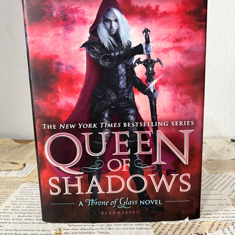 OOP Queen of Shadows by Sarah J. Maas