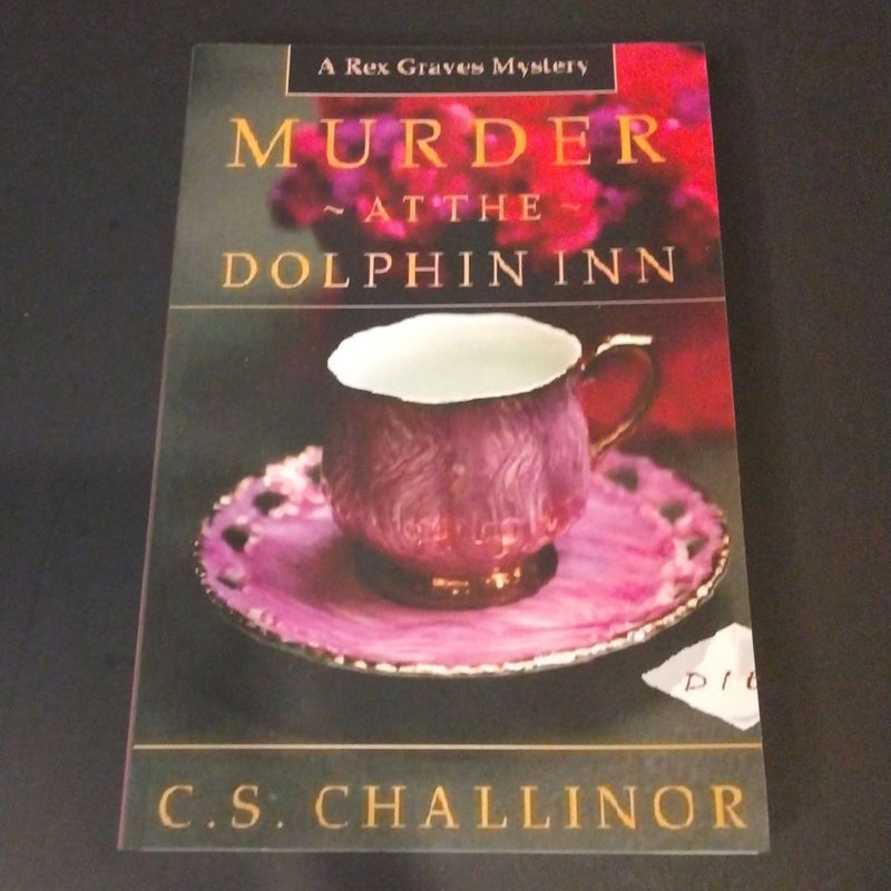 Murder at the Dolphin Inn [LARGE PRINT]